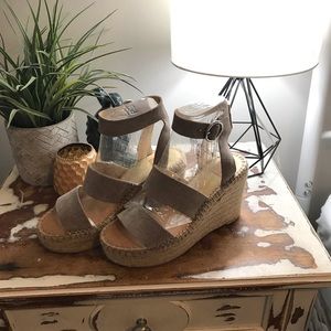 Dolce Vita SHAE ESPADRILLE WEDGE SANDAL